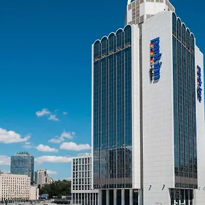 **** מלון Park By Radisson Troyitska אוקראינה